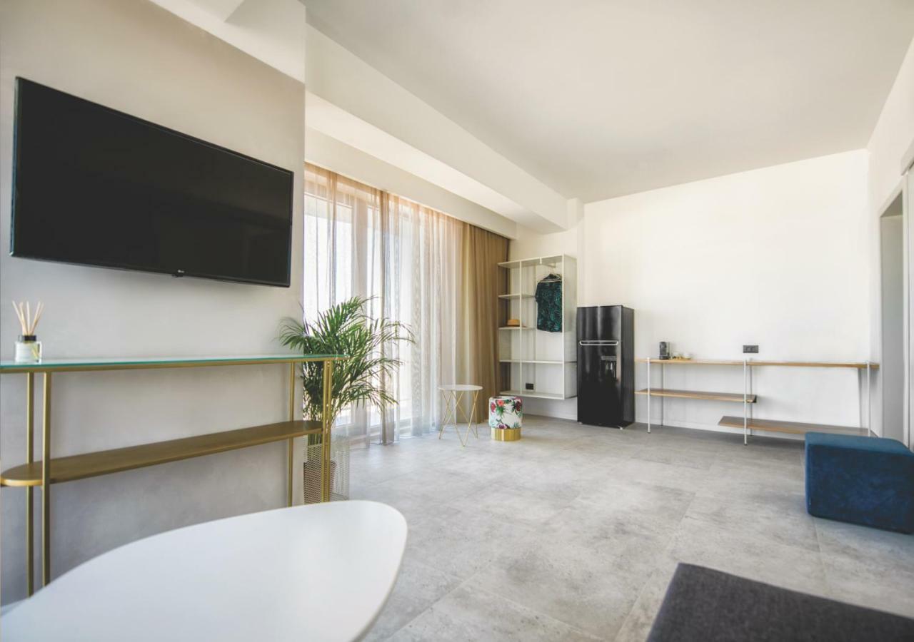 Lemon Cliff Luxury B&B Mamaia Buitenkant foto
