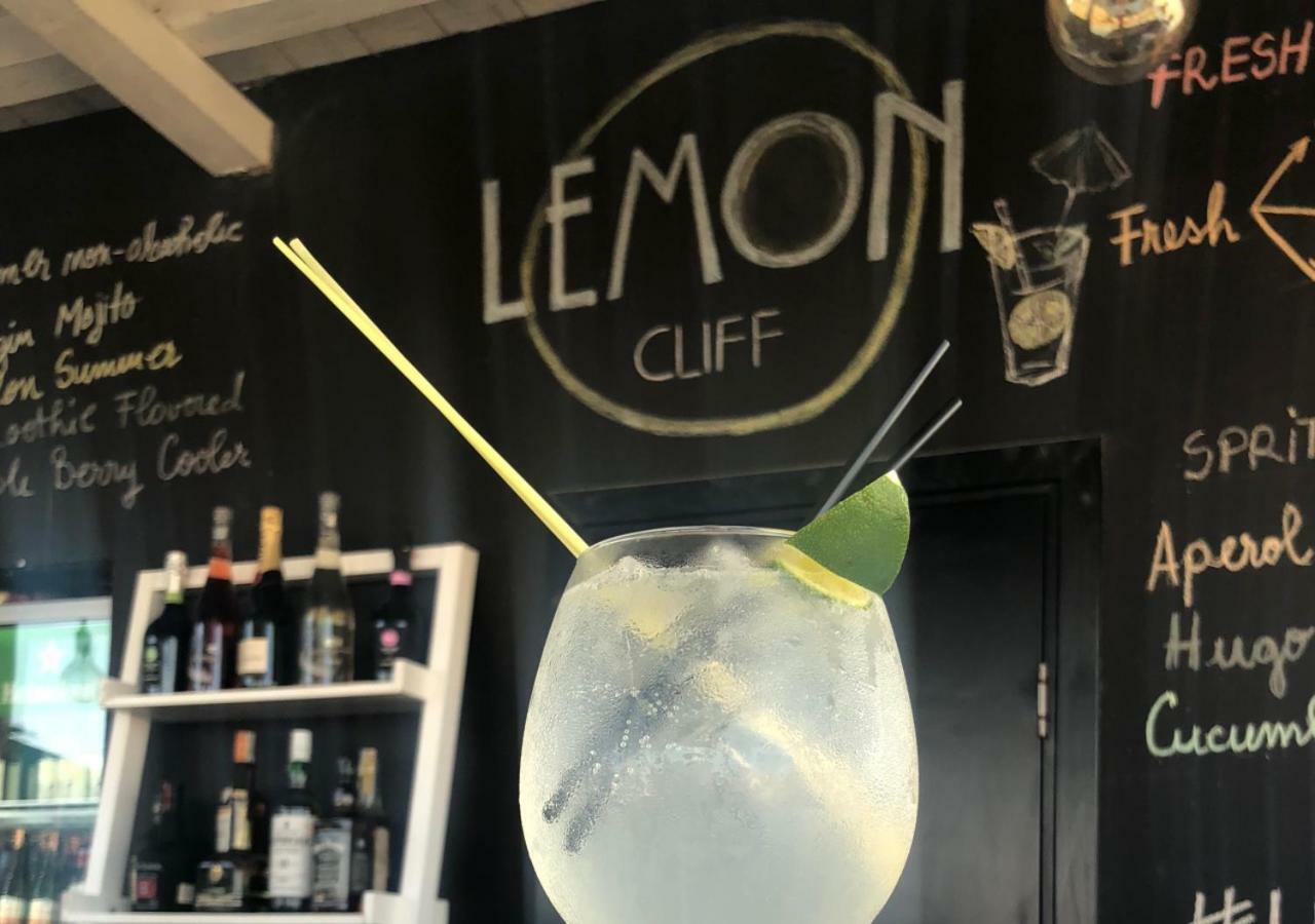 Lemon Cliff Luxury B&B Mamaia Buitenkant foto