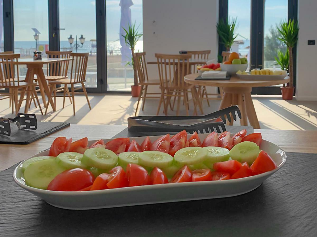 Lemon Cliff Luxury B&B Mamaia Buitenkant foto