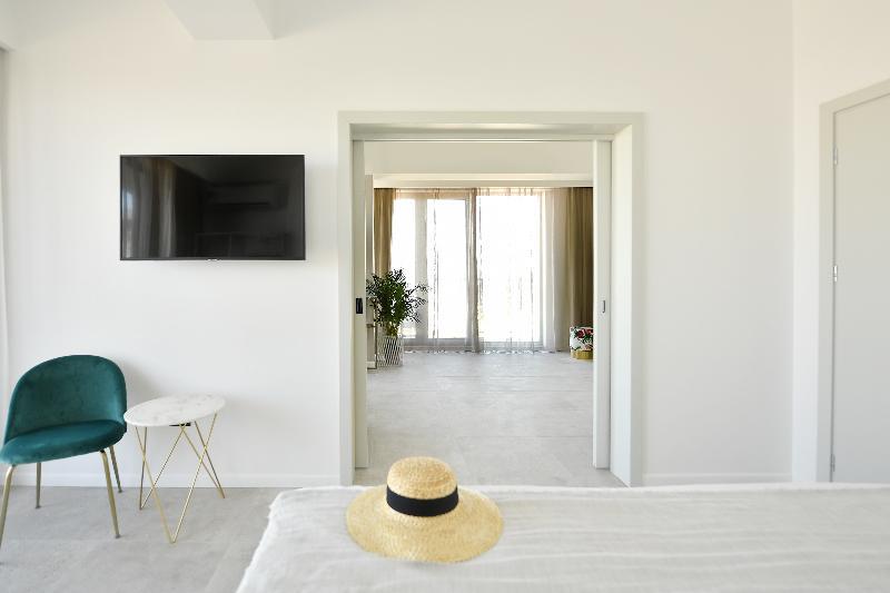 Lemon Cliff Luxury B&B Mamaia Buitenkant foto